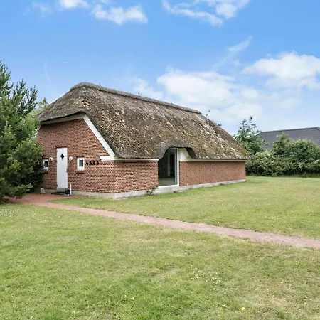 Feriehus Amazing In With Wifi